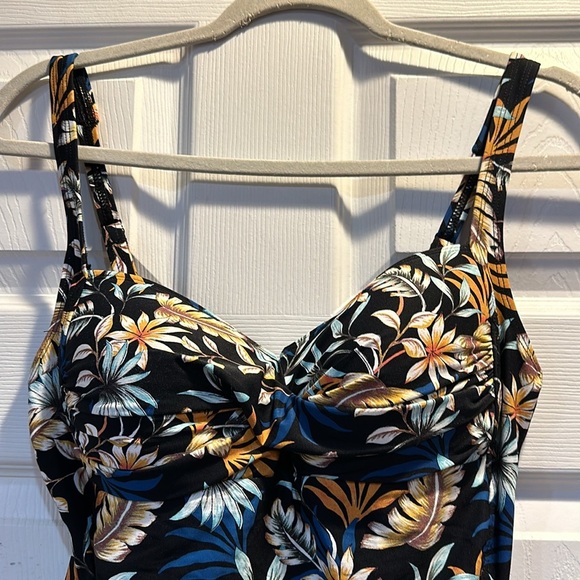 NipTuck Swim Louise Dukes Paradise Ruched One-Piece Swimsuit 10 - Picture 4 of 11